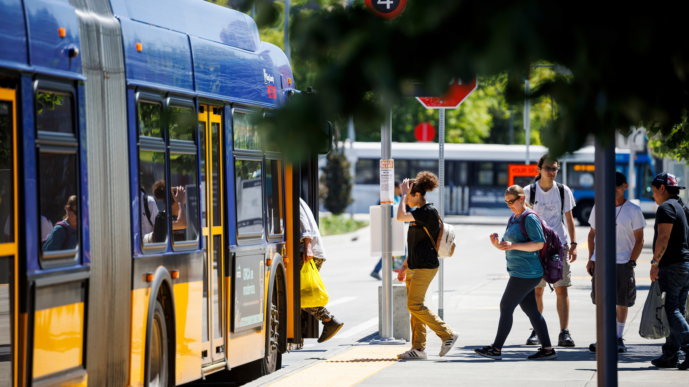 Siguranța în Transport Public: Cum să Călătorești în Siguranță (Ghid Complet)